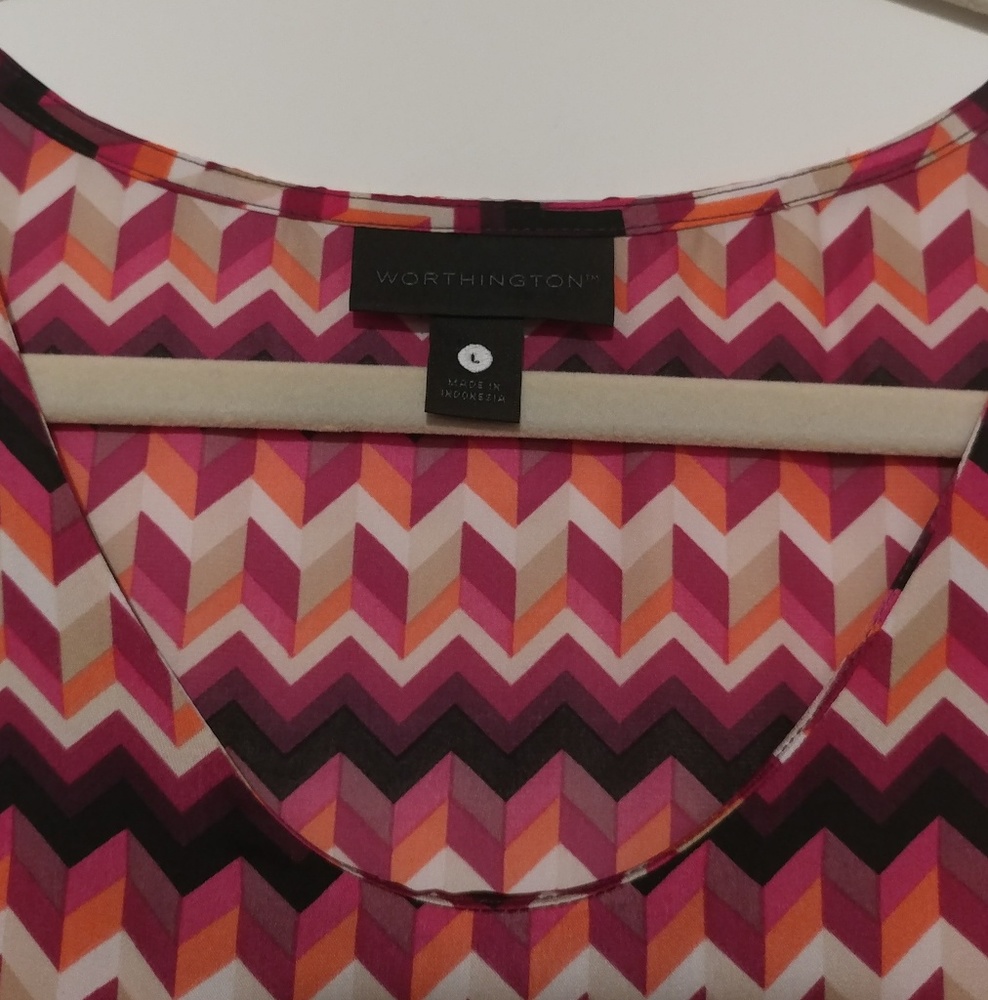 Multi colored patterned topπ - Picture 2 of 8